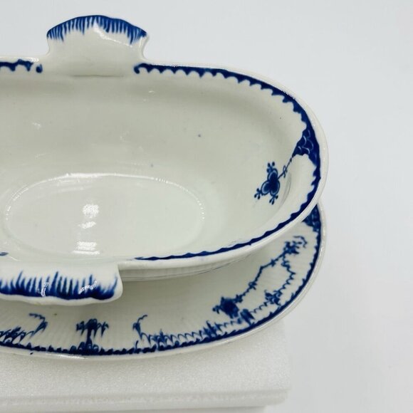 Blue Fluted Plain Sauce Gravy Pitcher Porcelain Vintage Blue White One-Piece - Picture 5 of 9
